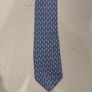 MARTHA'S VINEYARD VINES SHEP & IAN FOOTPRINTS 100% SILK PURPLE NECK TIE EUC